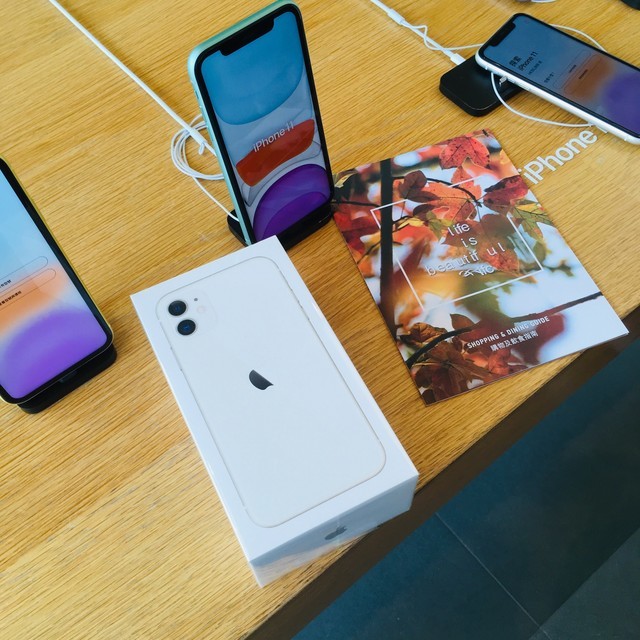 iPhone 11の箱