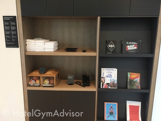 貸しタオルとサービスのリンゴ