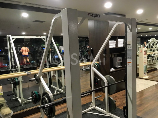 Smith machine in Orakai Insadong Suites