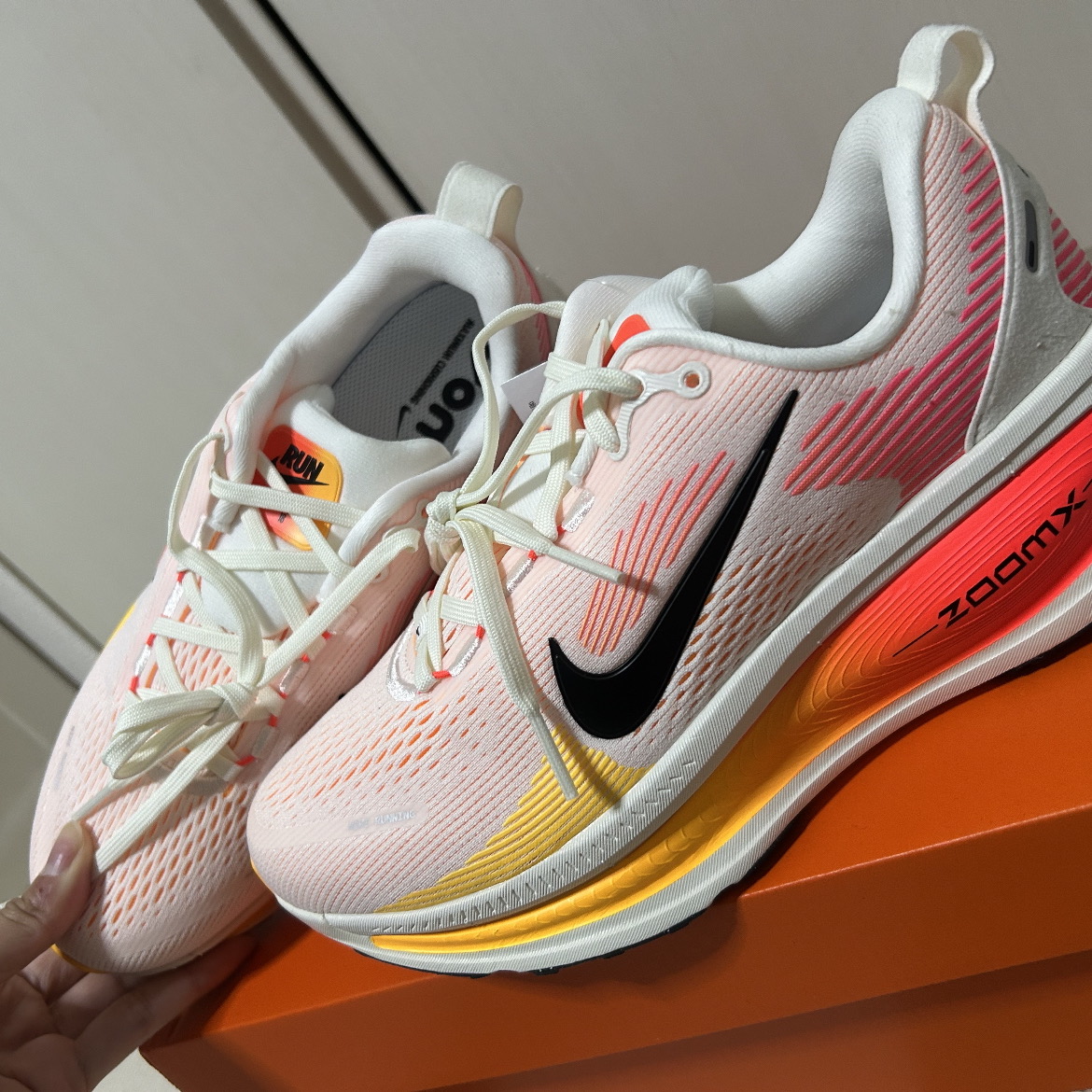 ランニングシューズ''NIKE ボメロ18''を買いました！ - 経理の