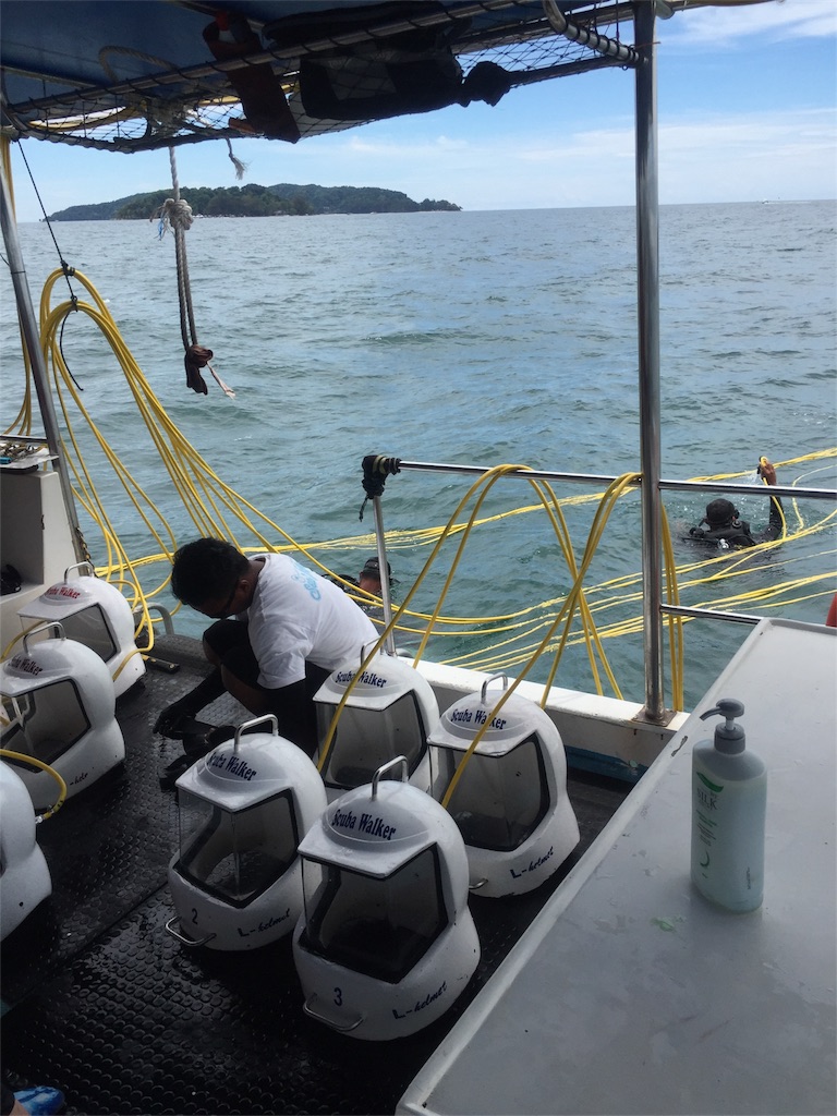 f:id:IMURUTA:20180517222756j:image コタキナバルで海底歩行(シーウォーキング)している