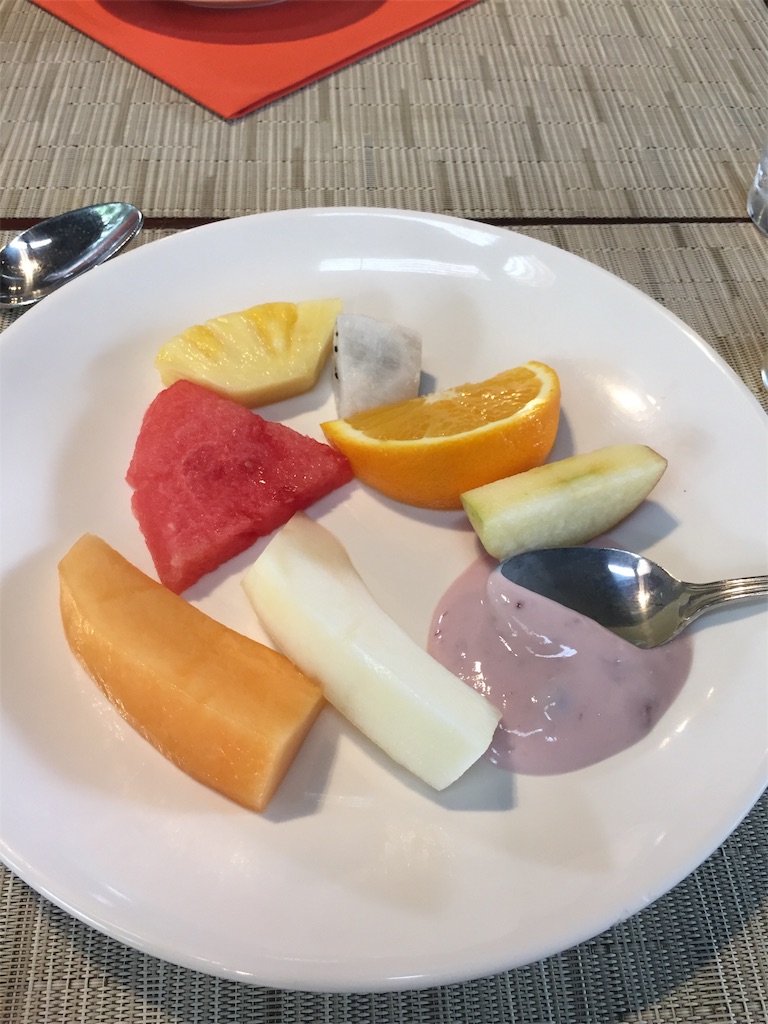 f:id:IMURUTA:20181017214854j:image シンガポール動物園でオランウータンと朝食を食べた体験談