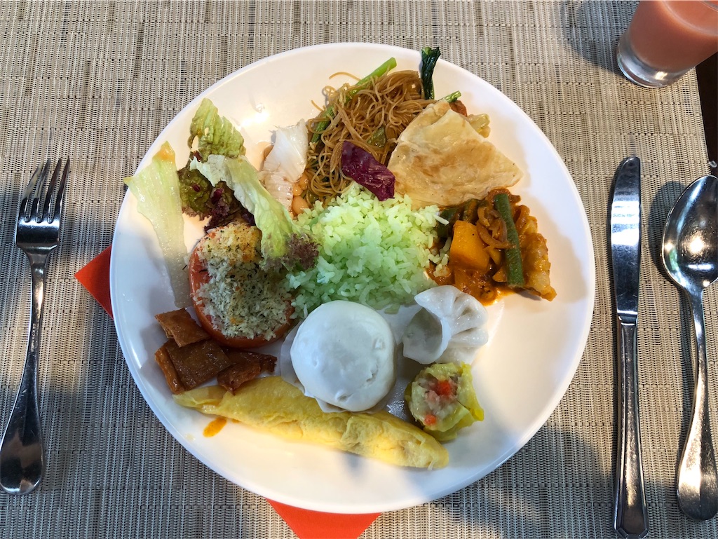 f:id:IMURUTA:20181018220637j:image シンガポール動物園でオランウータンと朝食を食べた体験談