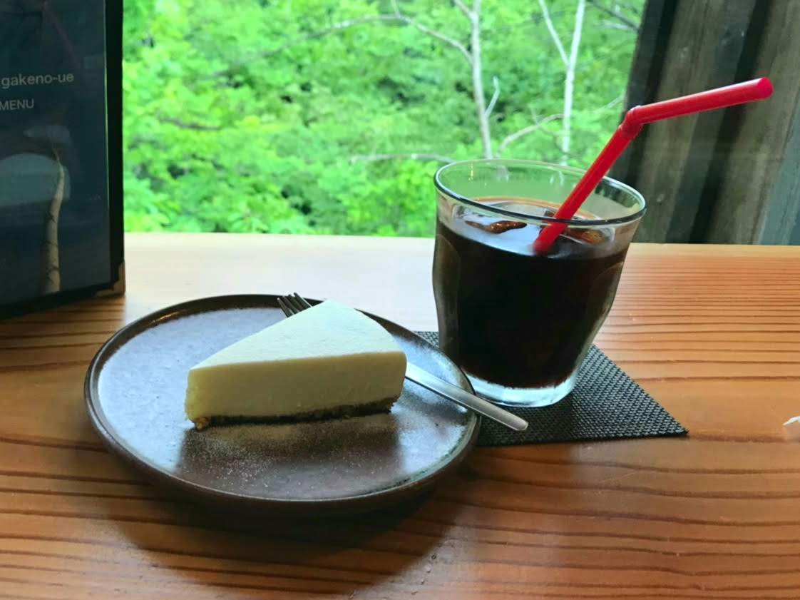 f:id:IMURUTA:20190815185839j:plain 北海道の絶景を見ながらスイーツを楽しめる「カフェ崖の上」に行ってきた