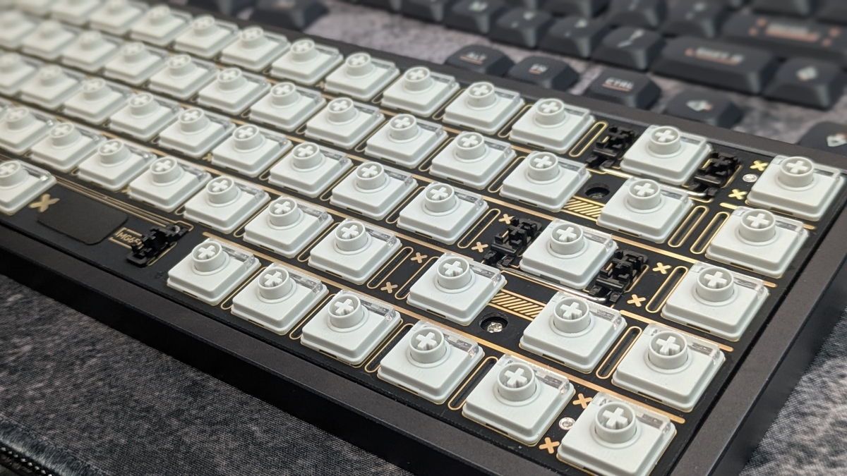 【ほぼ新品】IQUNIX Magi65 Pro メカニカル ロープロ IQUNIX Magi65 ロープロfile メカニカルキーボードユーザーマニュアル