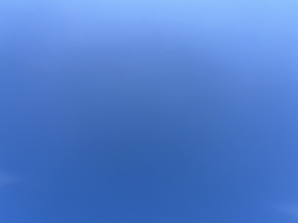 もう11月なのに最高気温が27℃だった日の真っ青な空を撮影した - 迷子の日記。行ったり来たり。