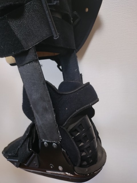 装具のヒール5枚から4枚へ！ - アキレス腱断裂から富士山に登れるまで