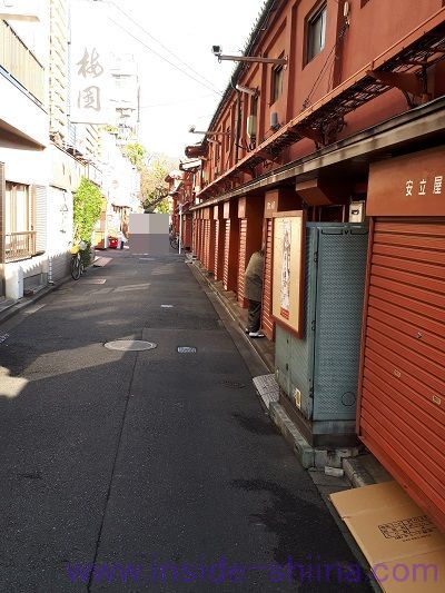 浅草寺の仲見世裏道