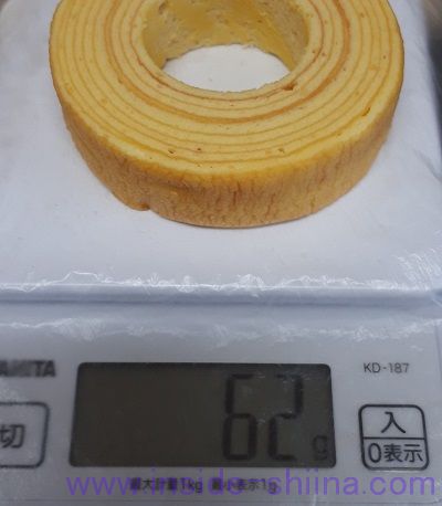 セブンカフェ ふわふわバウムクーヘン重量