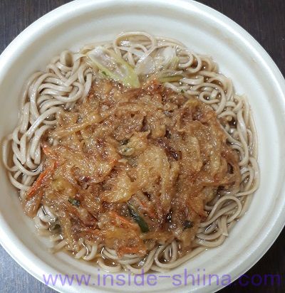 年越かつおだしのかき揚げ蕎麦見た目
