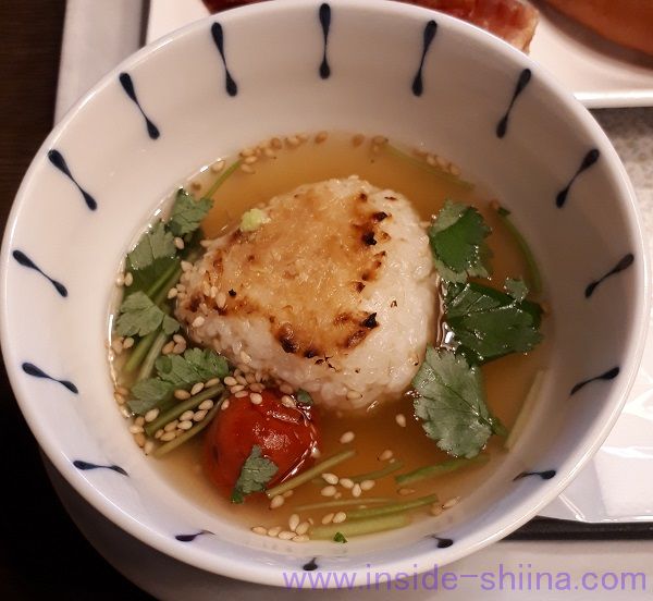 焼きおにぎり茶漬け