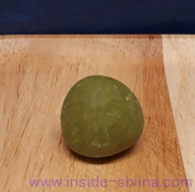 宇治抹茶のチョコがけ苺見た目