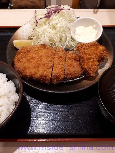 ロースかつ＆カキフライ定食（税込830円）