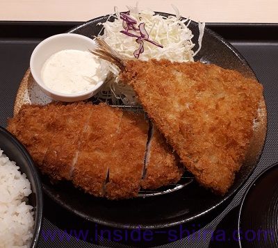 ロースかつ＆アジフライ定食（税込780円）