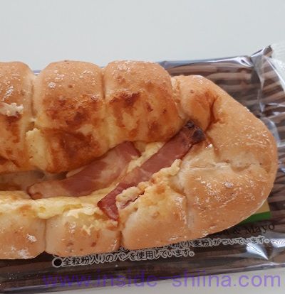 ちぎれるベーコンチーズマヨスティック（ファミマ）端っこ