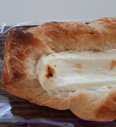 コク豊かな北海道クリームチーズのデニッシュ（ファミマ）端っこ