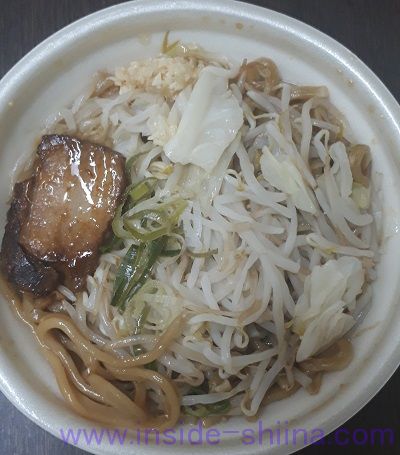 中華蕎麦とみ田監修豚ラーメン（豚骨醤油）（セブン）見た目