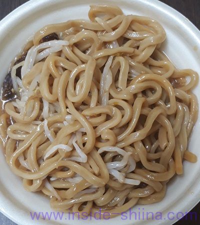中華蕎麦とみ田監修豚ラーメン（豚骨醤油）（セブン）麺