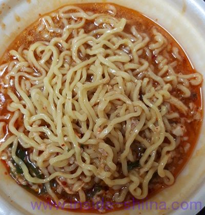 鬼旨辛スープのかき玉ラーメン（セブン）麺
