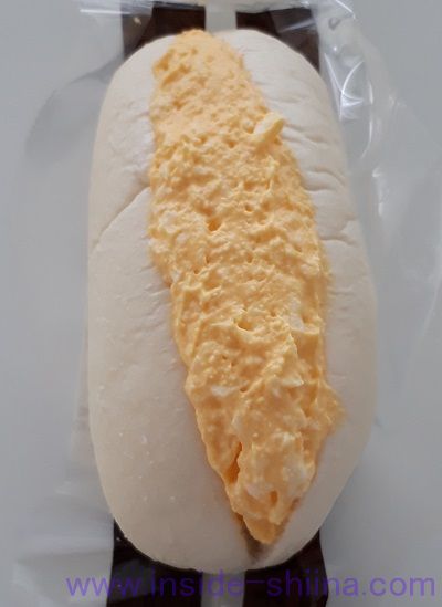 ふんわりコッペのたまごサラダ(セブン)見た目