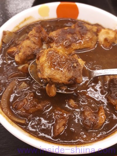 ごろごろ煮込みチキンカレー(松屋) カロリー 糖質