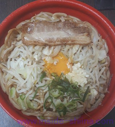 大盛にんにく醤油ラーメン(ファミマ) 見た目