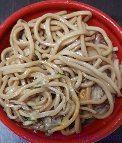 大盛にんにく醤油ラーメン(ファミマ) 麺の見た目