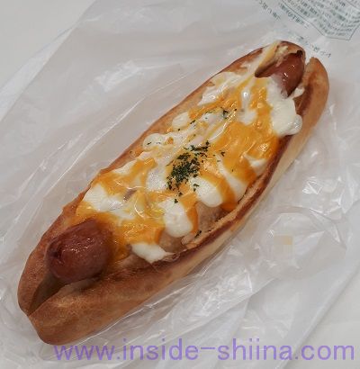 3種チーズのホットドッグ（デイリーヤマザキ） カロリー 糖質