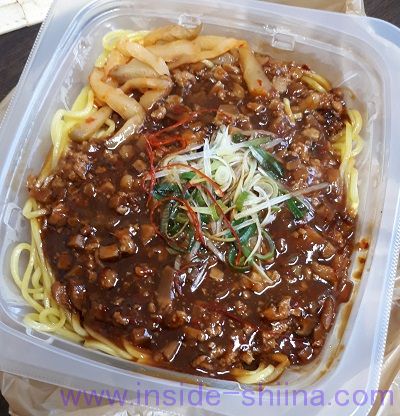 ピリ辛肉味噌あんのジャージャー麺(セブン) 見た目