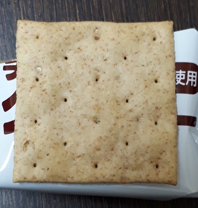 チーズonクラッカー 見た目