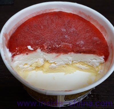 エッセルスーパーカップスイーツ苺ショートケーキ 中身