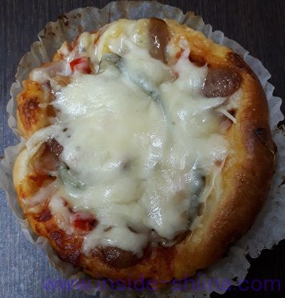 ピザパンにチーズ