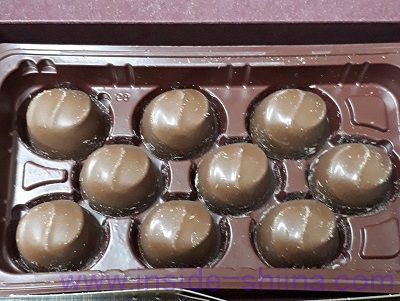 ロッテ マカダミアチョコレートは何粒入り？