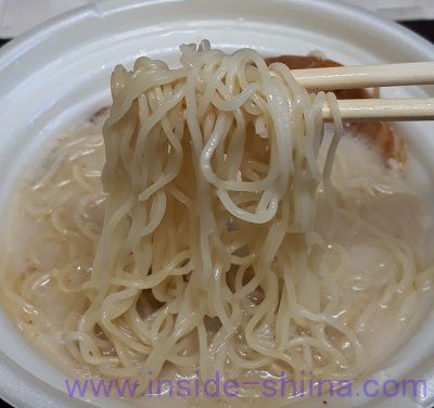 一風堂監修博多とんこつラーメン 麺