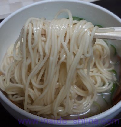 博多とんこつラーメン 麺