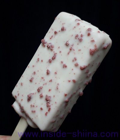 ストロベリーホワイトチョコレートバー（セブン） 見た目