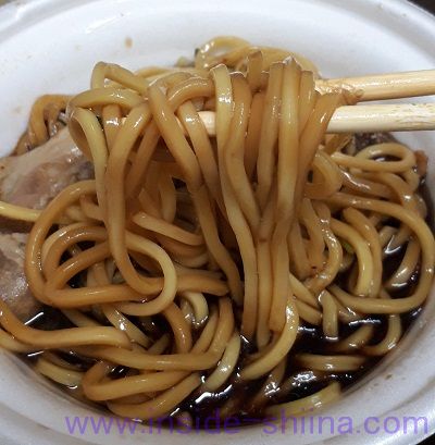 富山風ブラックラーメン（ミニストップ） 麺