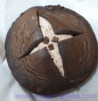 ダブルクリームサンド（生チョコクリーム&ホイップ）（ファミマ） 見た目