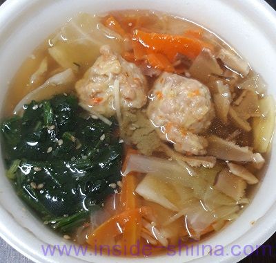 こだわり鶏つくねと野菜で食べる！だしスープごはん（ファミマ） 見た目