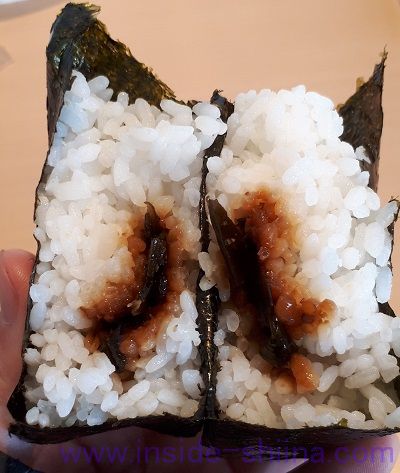 日高昆布おにぎり（ファミマ） 中身