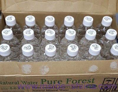 補足：天然水 ピュアの森はラベルレスが安い！