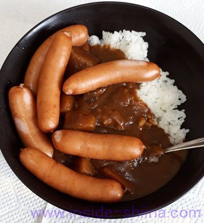 野菜が主役のビーフカレーとシャウエッセン