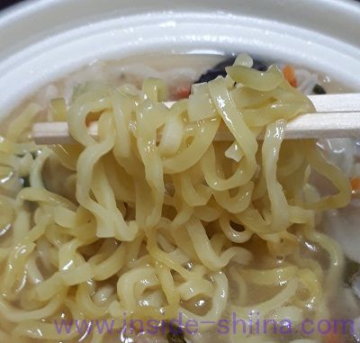 野菜タンメン（セブン） 麺