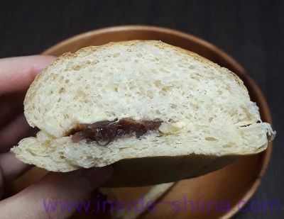 ローソンのふわもちコッペ 粒あん&マーガリン 断面