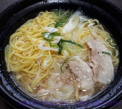 牛角ごまねぎ塩ラーメン（ミニストップ） 見た目