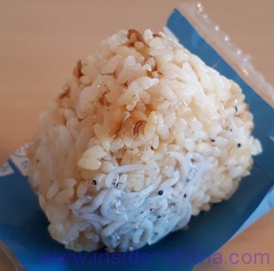 しらすおにぎり（ローソン） 見た目