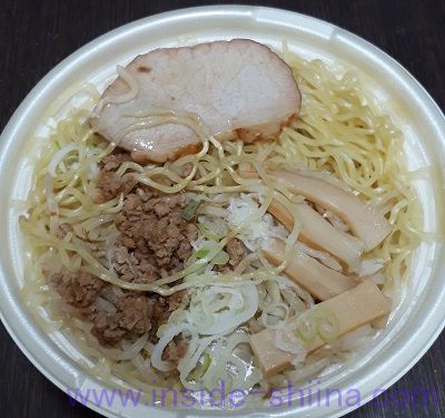 旭川醤油ラーメン梅光軒監修(セブン) 具の見た目