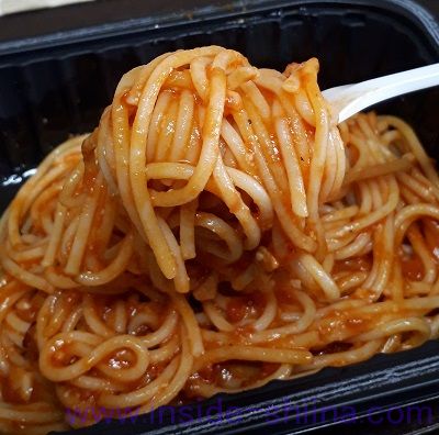 トマトとニンニク（カプリチョーザ） 麺