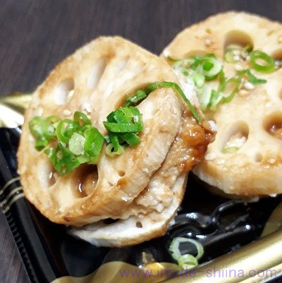 蓮根でつくねを挟み焼き