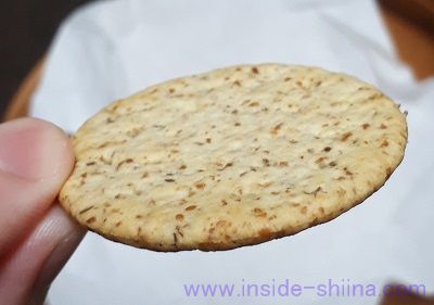 森永製菓の小麦胚芽のクラッカーはチーズと合う！おすすめです！